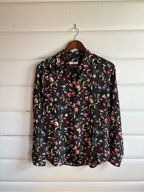 Equipment Femme 100% Silk Floral Button Up Blouse Black Small Q1227-E195E